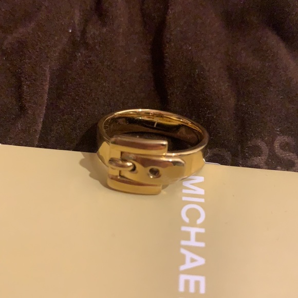 Michael Kors Enamel buckle bracelet and matching ring - Picture 4 of 4